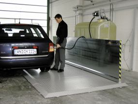 Cemo Compact en Basic verzinkt diesel aftankplatform voor auto's, tractoren, etc. conform de voorschriften veilig aftanken van uw voertuig. Weglopende brandstof wordt opgevangen en kan eenvoudig verwijderd worden